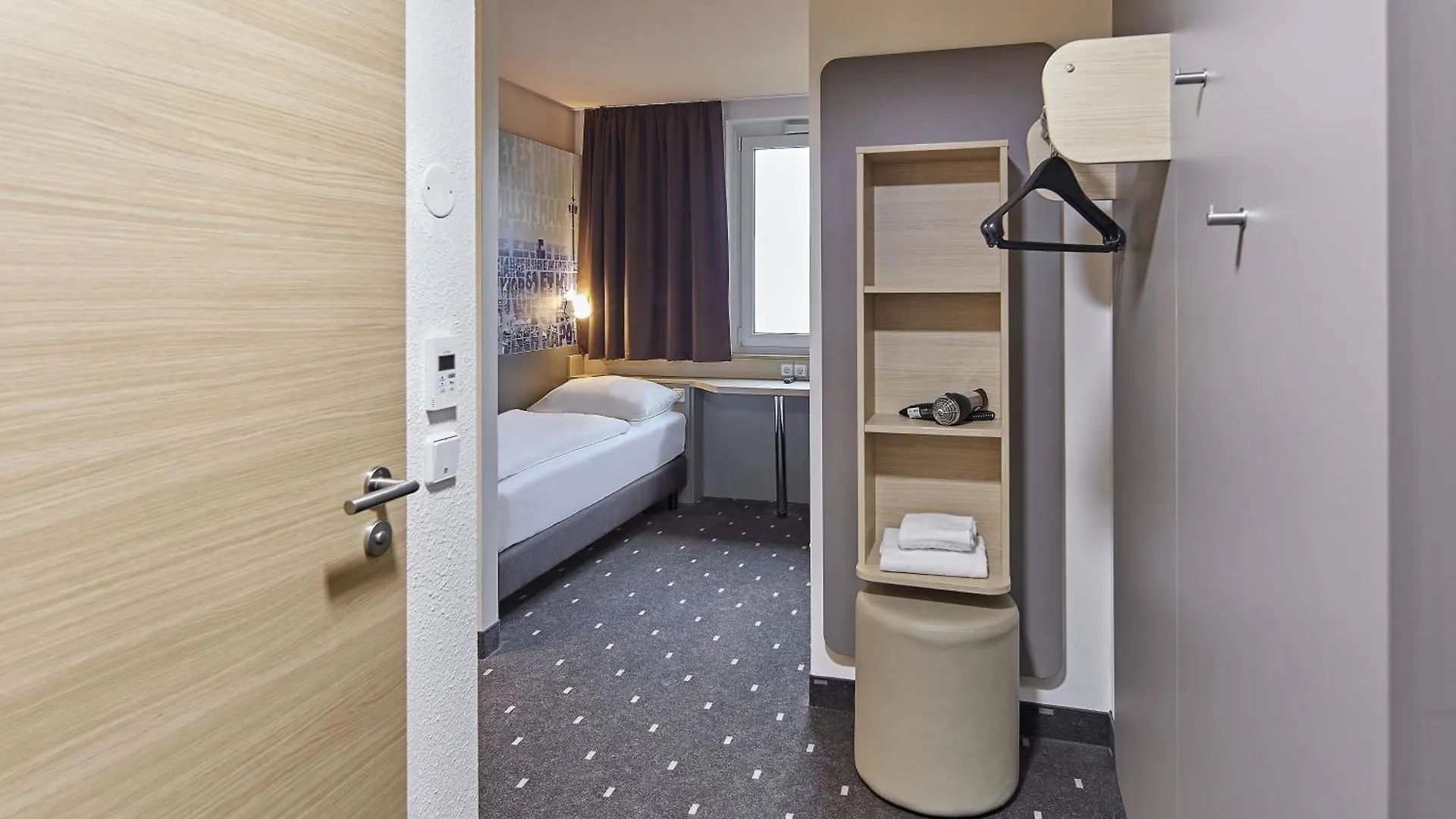 **  B&B Hotel Koeln-West ألمانيا