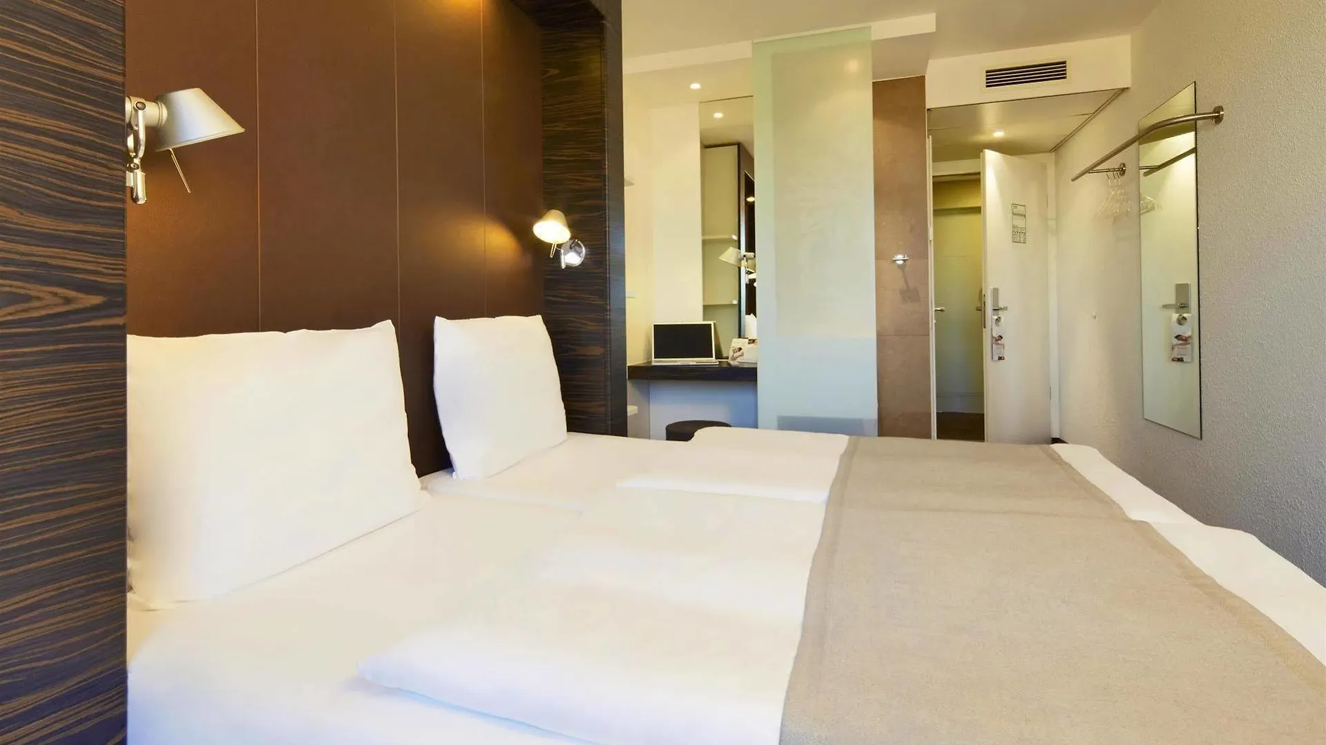 B&B Hotel Koeln-West ألمانيا
