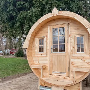 Wiesenhaus Wohnen Im Schlaffass Campsite Cologne