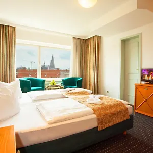 Ina Royal Hotel